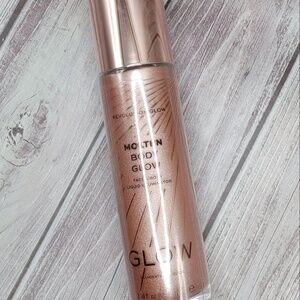 REVOLUTION MOLTEN GLOW ROSE GOLD FACE & BODY ILLUMINATOR BRONZER SEALED NEW! -